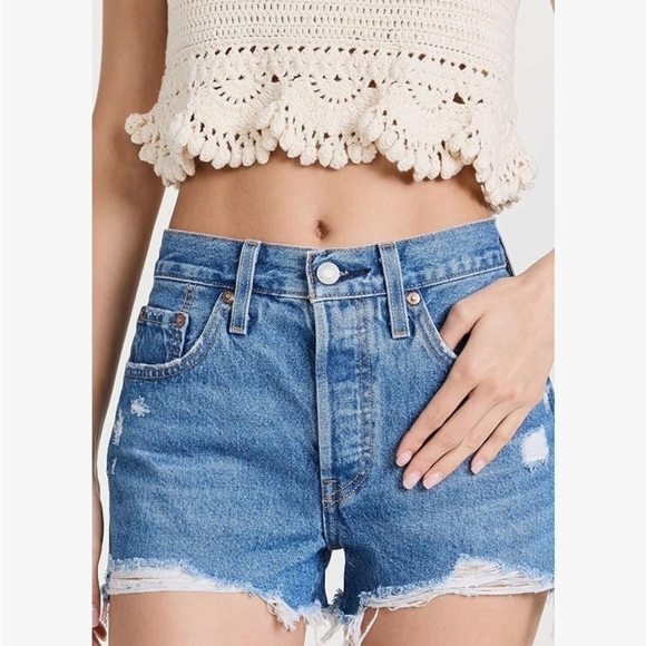 Levis 501 Distressed Cut Off Shorts 30 NWT - Picture 3 of 13